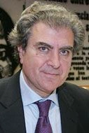 César Antonio Molina